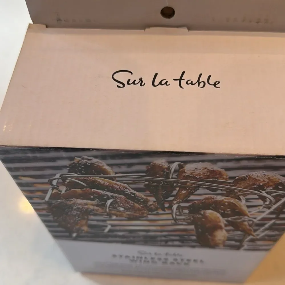 Sur la table wing rack new with tags, stainless steel, great gift your cook.